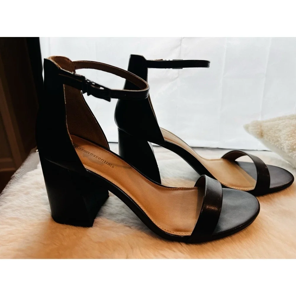 Essentials Women's Ankle Strap Block Heel Nola Sandals Black Size 9 M US